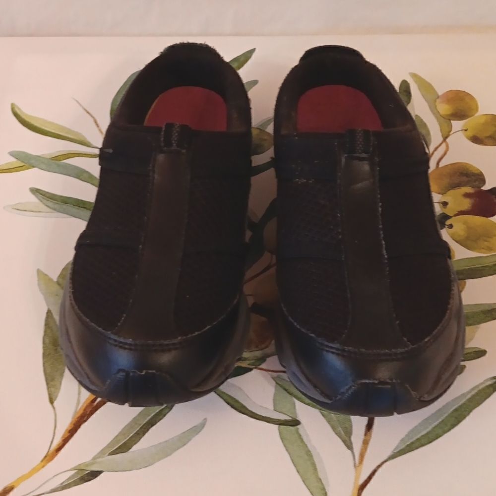 Easy Spirit Argyle Slip Ons - Picture 3 of 11